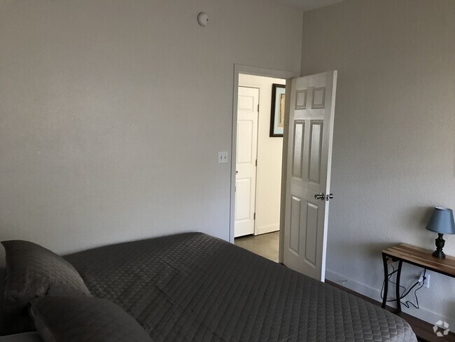 Building Photo - 625 Martin Luther King Dr Rental