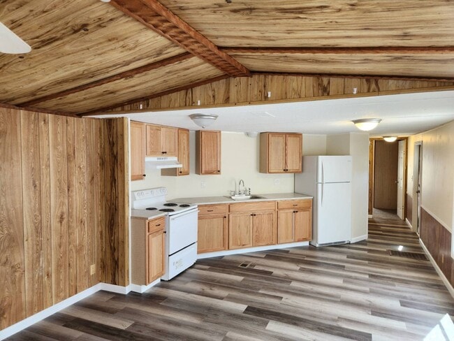 Photo - 1018 Aaron Ln