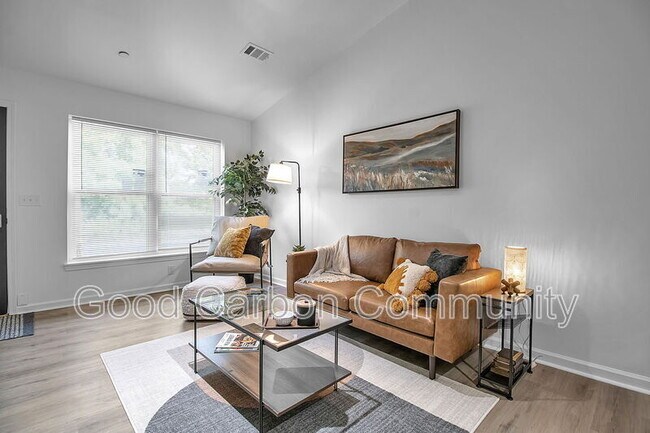 Building Photo - 7008 Erie Rd Unit 2 Bedroom