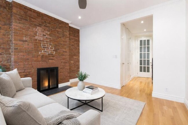 Building Photo - 53 Leroy St