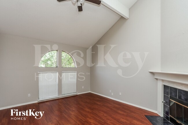 Photo - 5902 Silverpoint Ct