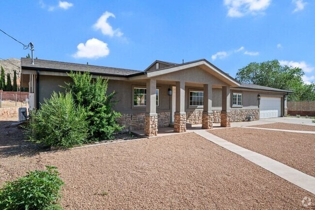 Building Photo - 146 E 400 N Rental