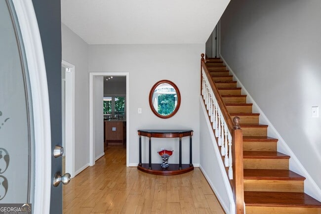 Photo - 821 Soaring Dr NE