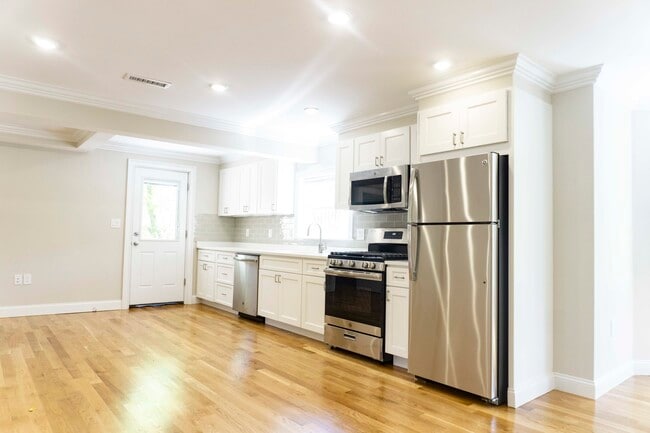 Photo - 62 Gordon St