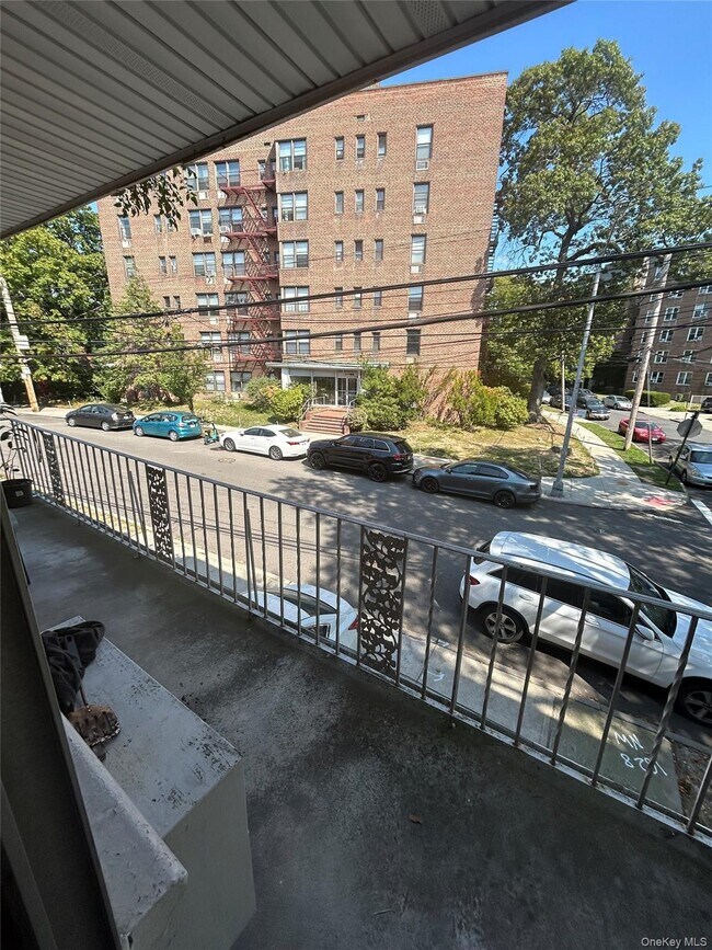 Photo - 142-22 Pershing Crescent