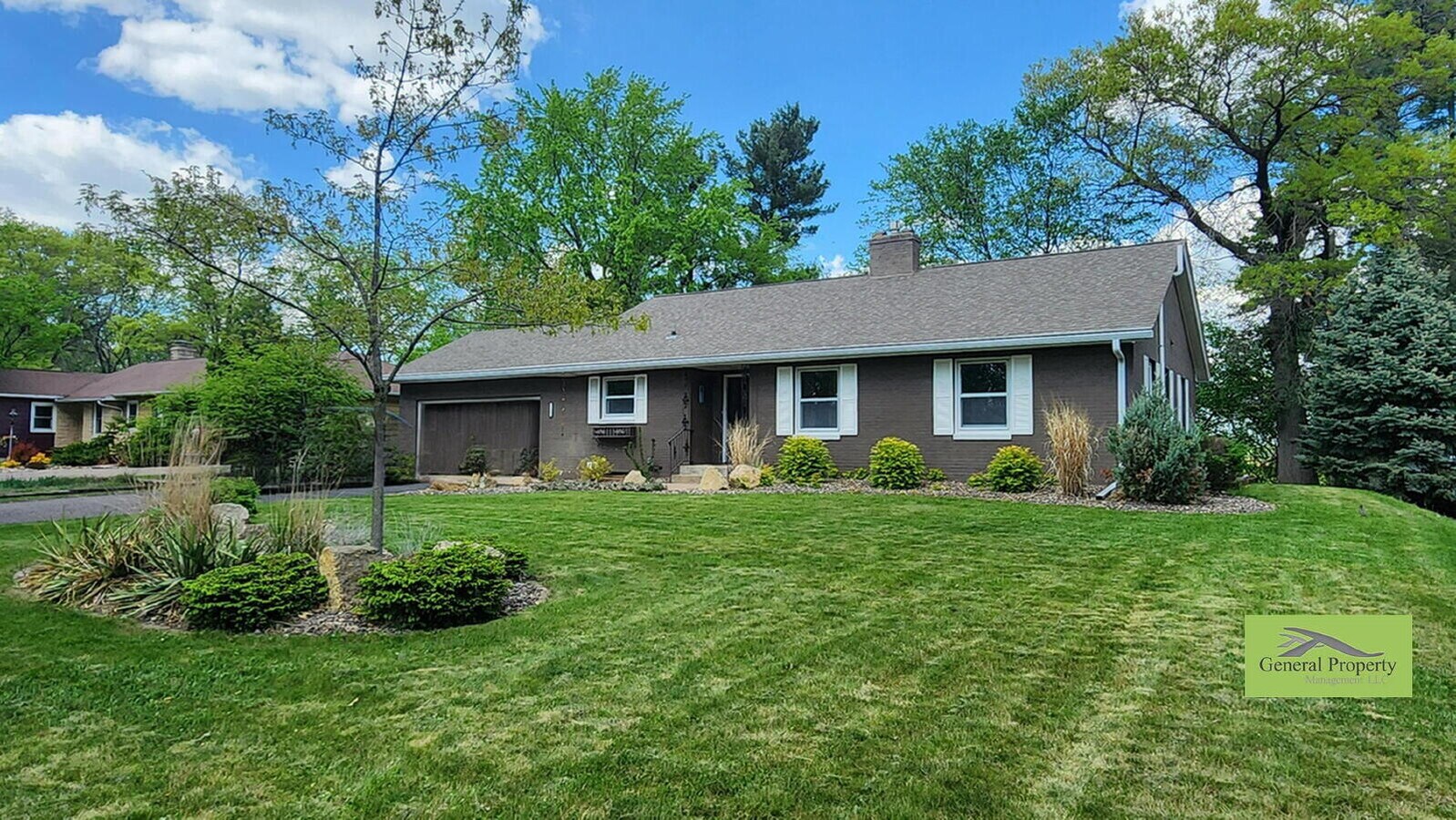 Spacious 4-Bedroom Home with Bonus Office,... - Spacious 4-Bedroom Home with Bonus Office,...