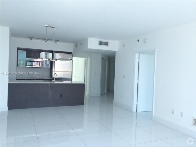 Building Photo - 55 SE 6th St Unit 2807 Rental