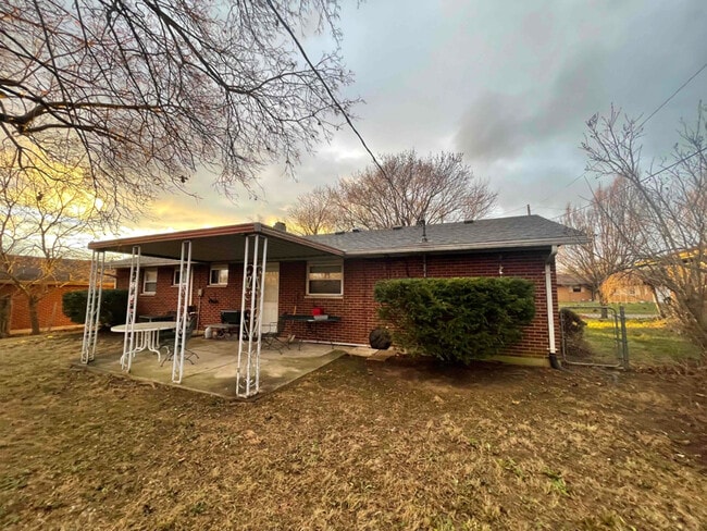 Photo - 5756 Kendon St