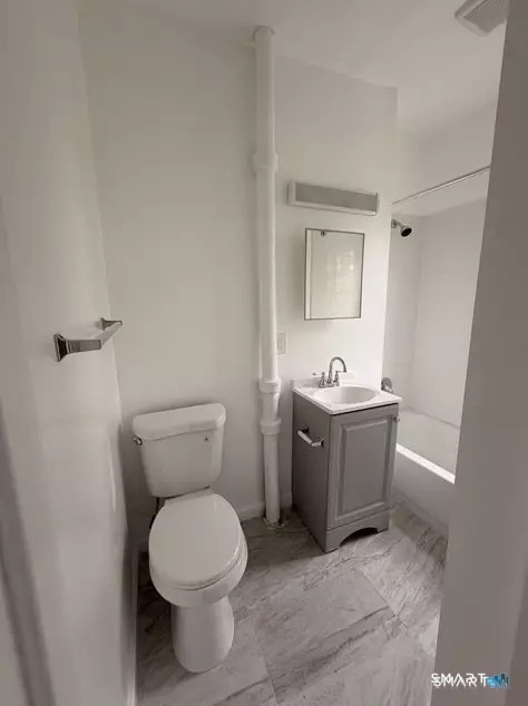 47-49-49 Putnam St