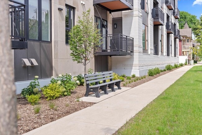 Photo - 402 W Wilson Street