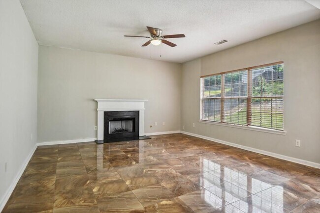 Photo - 2455 Beckenham Pl