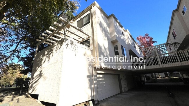 Photo - Wonderful Natomas 2bd/2.5ba Townhome with 2 Car Garage!