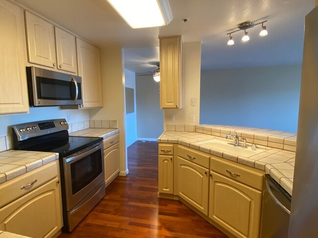 Photo - Amazing Cleveland Heights, 1 Block East of Lake Merritt with views of the lake