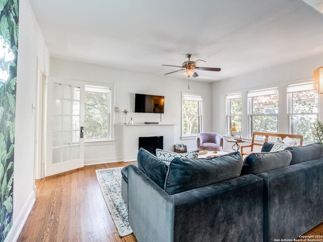 Photo - Charming 2-Bedroom Duplex in Mahncke Park