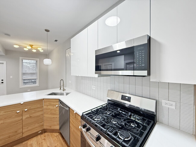 Photo - 2127 W 18th St Unit 2R