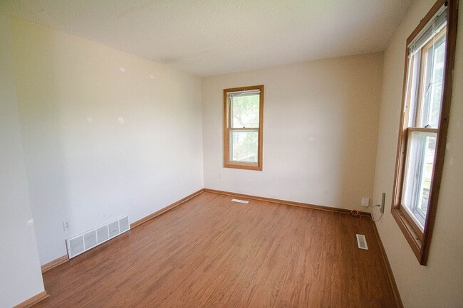 Photo - 104 21st St SW Unit B - Upper Floor