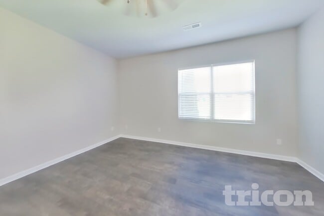 Photo - 1035 Lonergan Cir
