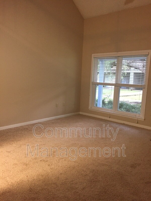 Photo - 1540 Sharlo Ave