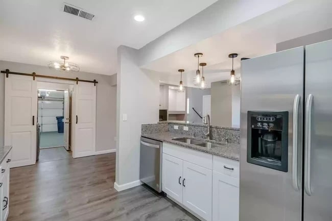 Kitchen - 4801 Irving Blvd NW Unit 4103