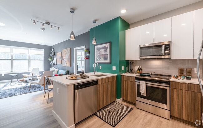 2BR, 2BA - 962 SQ FT