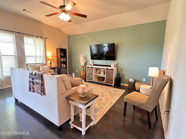 Photo - 209 Stanwell Ave