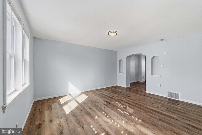 Building Photo - 1063 S Merrimac Rd