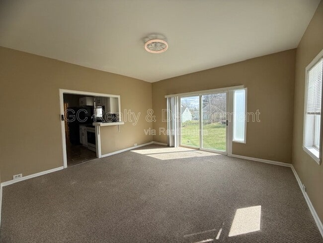 Photo - 101 S La Fox St