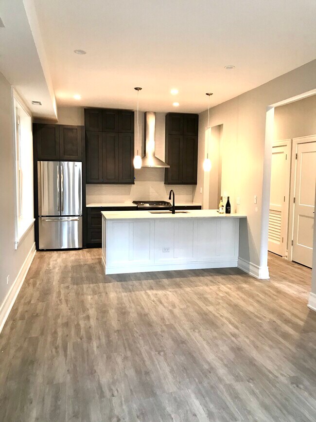 Photo - 2318 W Thomas St Unit 1F