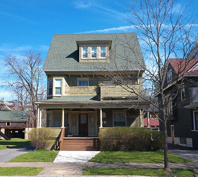 Building Photo - AVAILABLE 8/1/26 Unique Third Floor Apartment Unit Concord 117.3