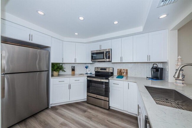 6357 Bahia Del Mar Blvd S Unit 407