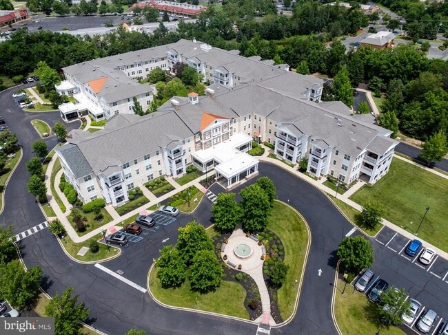 Building Photo - 170 E Greentree Rd Unit 2212 Rental