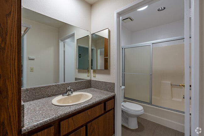 1HAB, 1 BA - Villa Glenoaks Apartments