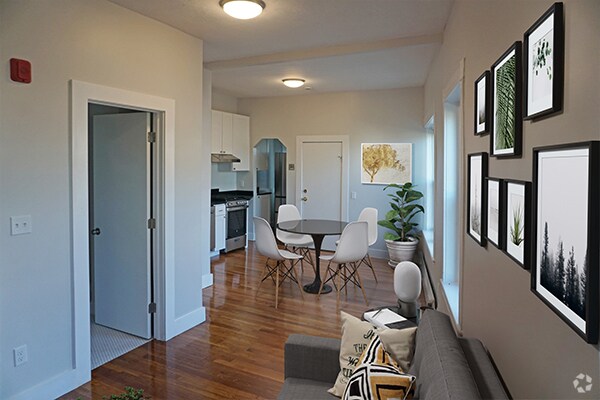 Building Photo - 64 Willow St Unit 3 Rental