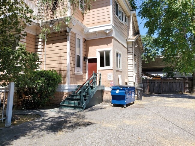 Photo - 694 S Second St Unidad 06