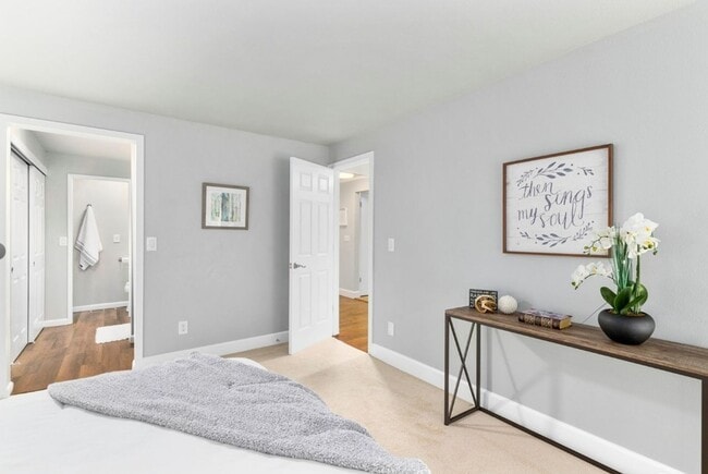 Photo - 2bd/1.75ba Kirkland Condo Unidad 906