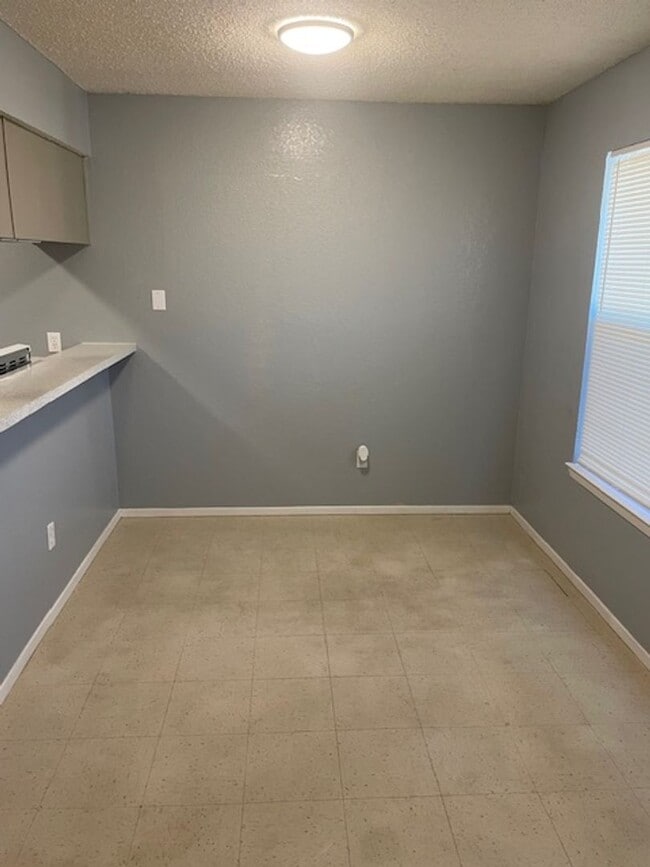 Photo - 3536 S Littlejohn Ave