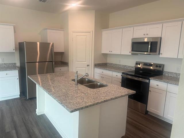 Photo - 2002 Prairie Ln