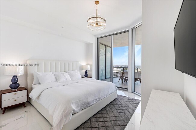 Photo - 851 NE 1st Ave Unidad 3308