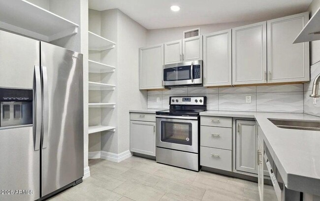 Photo - 2068 E Howe Ave