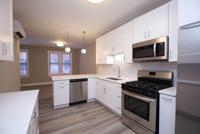 Photo - 3929 N Janssen Ave Unit J02W