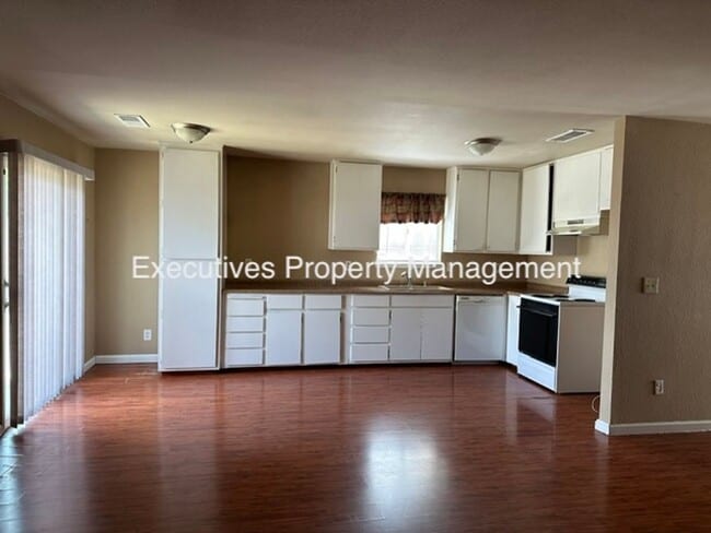 Photo - 1859 Heritage Dr