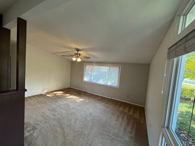 Photo - Three Bedroom / 1.5 Bathroom House AVAILABLE October