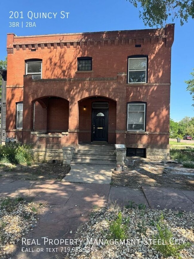 Photo - 201 Quincy St House