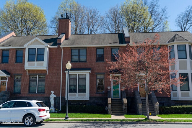 Building Photo - 164 High Rock Ave