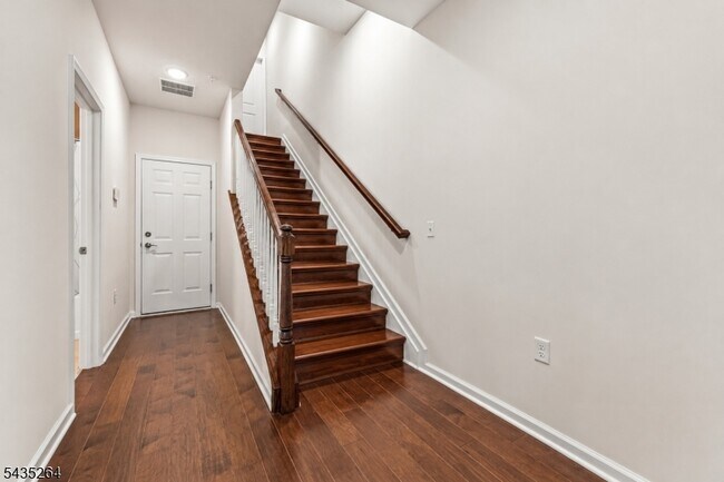 18 Cortland Ct
