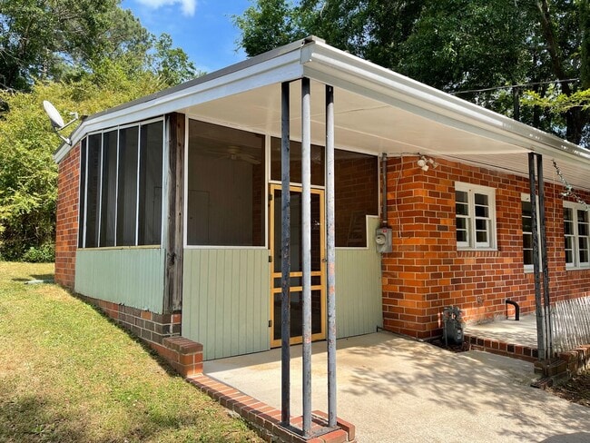 Photo - 2 bedroom, 1 bathroom updated home in Norm...