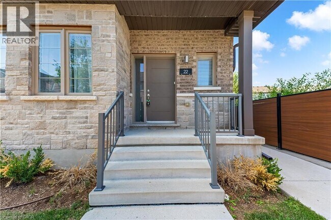 Photo - 205 W Oak Trl