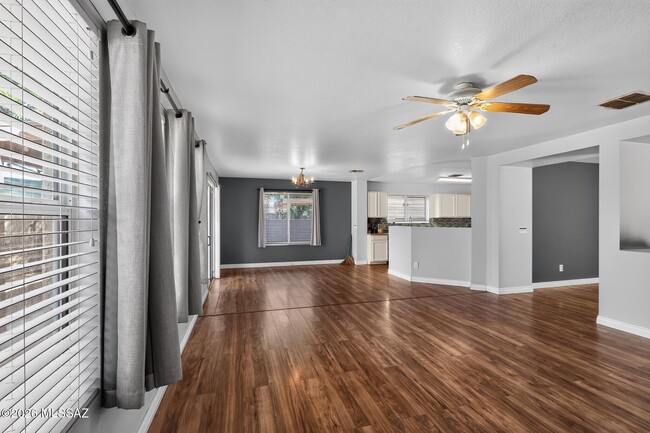 1337 W Camino Mesa Sonorense