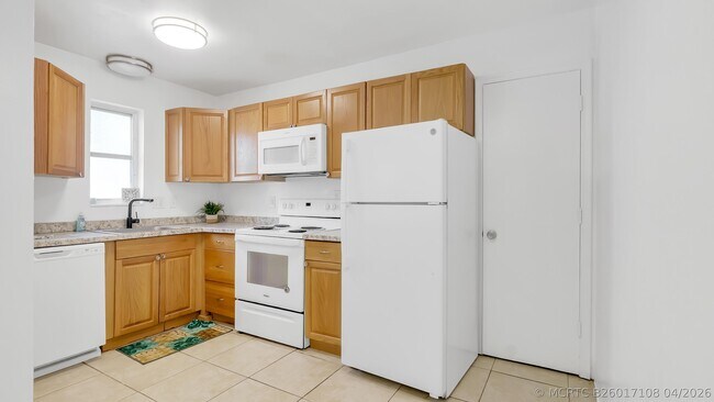 Photo - 711 SE 15th St Unit 5