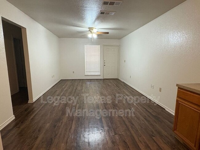 Photo - 1112 Williams Ave Unit Apt D